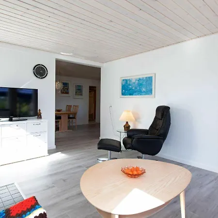 Serene Holiday In With Terrace Ferienhaus Kalundborg