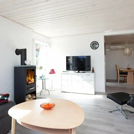 Serene Holiday In With Terrace Ferienhaus Kalundborg